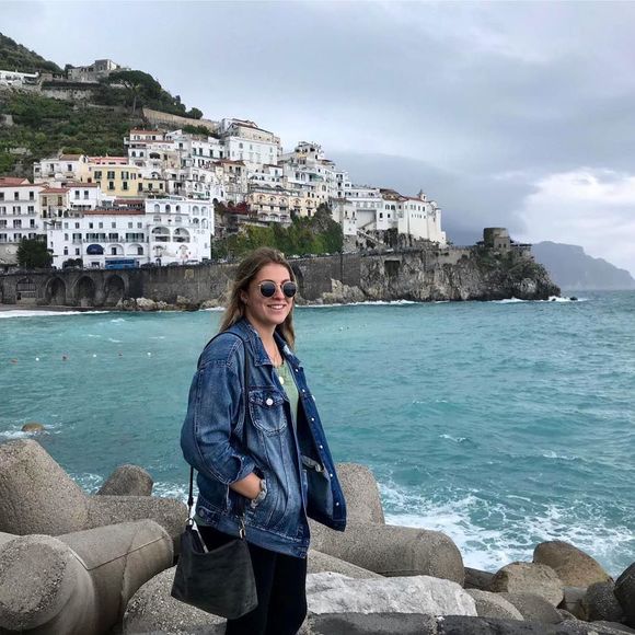 Meet your Posher, Erica - Picture 1 of 1